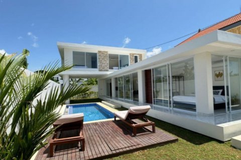 Недвижимость с 4 спальнями в Seminyak, Бадунг,  № 9068 3