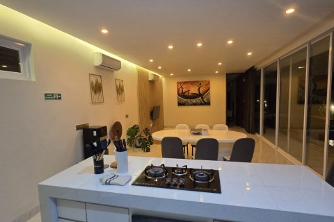 Недвижимость с 4 спальнями в Seminyak, Бадунг,  № 9068 5