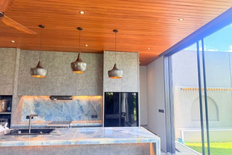 Вилла с 3 спальнями в Денпасар,  № 9098 7