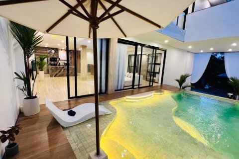 5 bedrooms Villa in Jimbaran, Badung, Indonesia No. 13724