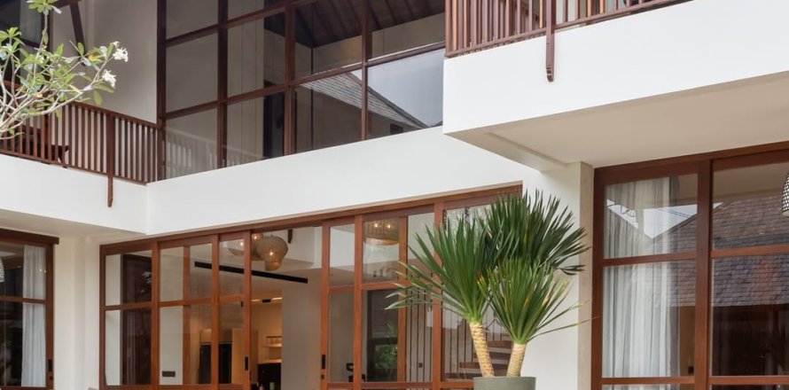 5 bedrooms Villa in Canggu, Badung, Indonesia No. 10035