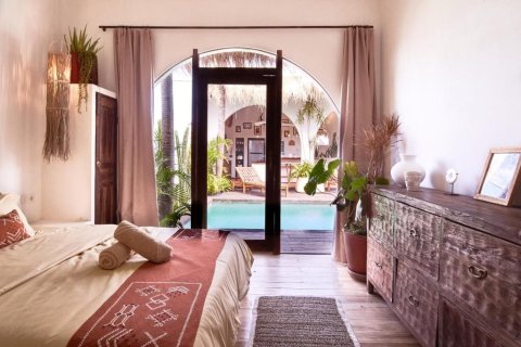 3 bedrooms Villa in Kerobokan, Badung,  No. 9284 12