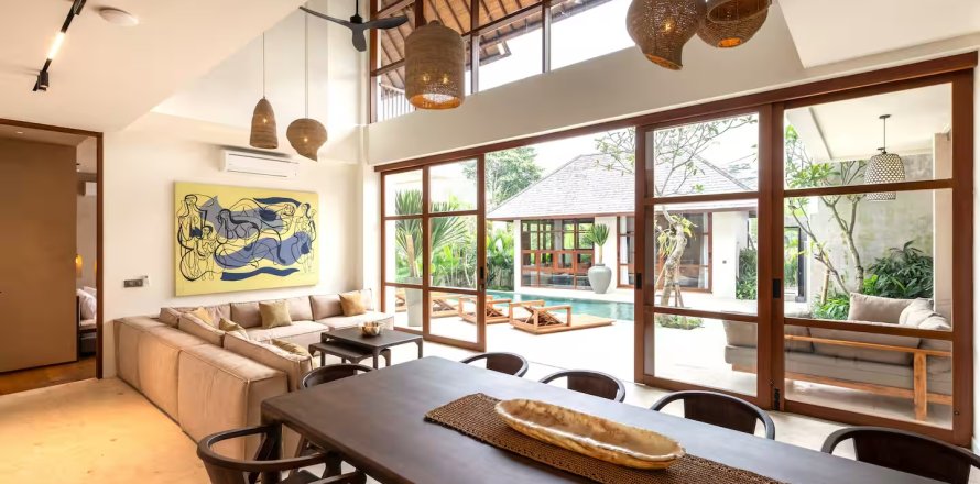 6 bedrooms Villa in Canggu, Badung, Indonesia No. 10034