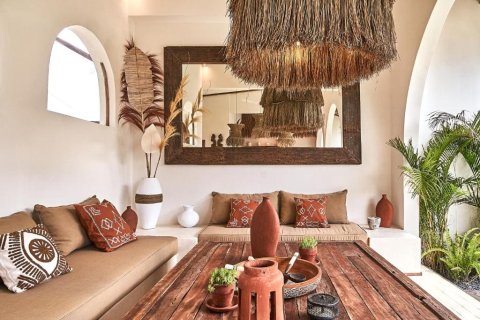 3 bedrooms Villa in Kerobokan, Badung,  No. 9284 14