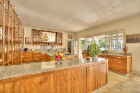 4 bedrooms Villa in Denpasar, Indonesia No. 9866 14