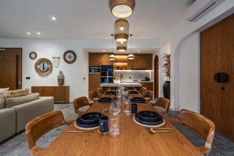 4 bedrooms Villa in Canggu, Badung, Indonesia No. 9649 5