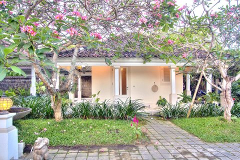 4 bedrooms Villa in Denpasar, Indonesia No. 9866 26