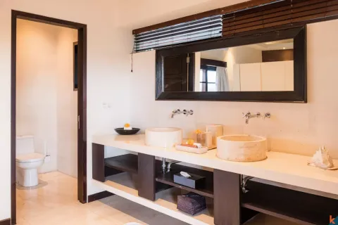 4 bedrooms Villa in Tibubeneng, Badung, Indonesia No. 10600 24