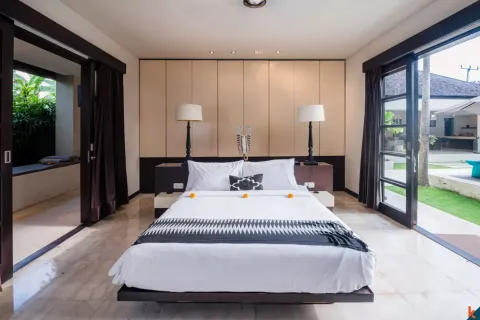 4 bedrooms Villa in Tibubeneng, Badung, Indonesia No. 10600 22