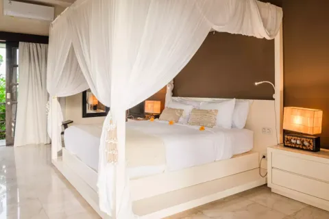 4 bedrooms Villa in Tibubeneng, Badung, Indonesia No. 10600 14