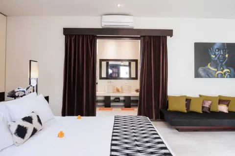 4 bedrooms Villa in Tibubeneng, Badung, Indonesia No. 10600 17
