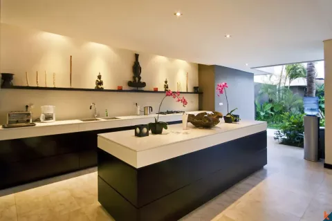 4 bedrooms Villa in Tibubeneng, Badung, Indonesia No. 10600 9