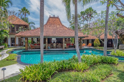 4 bedrooms Villa in Seminyak, Badung,  No. 738 18