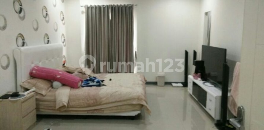 5 bedrooms House in Cipondoh, Tangerang City,  No. 9153