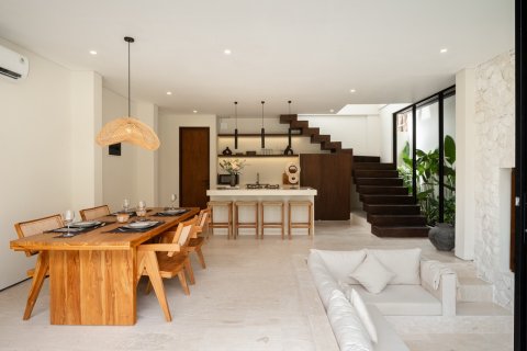 93m2 Villa in Badung, Indonesia No. 9704 3