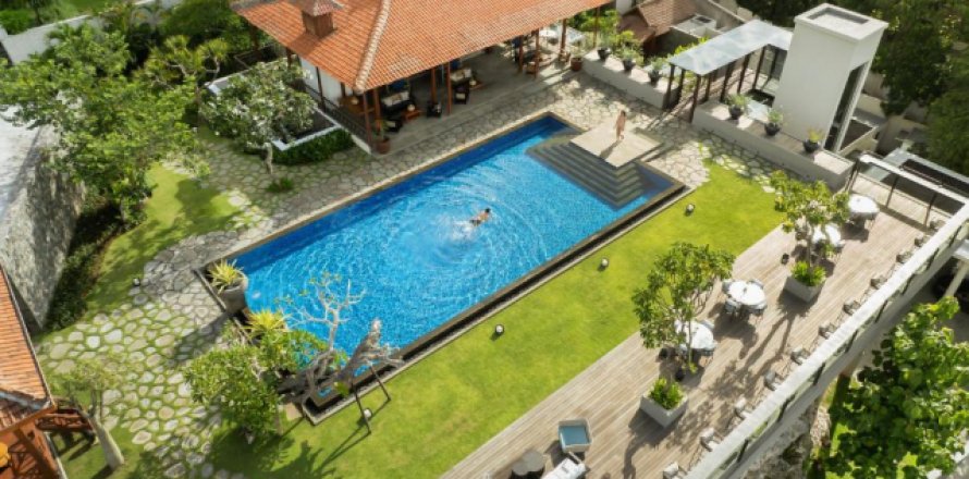 Вилла с 10 спальнями в Южная Кута, Бадунг,  № 1097