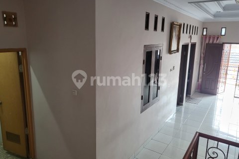 4 bedrooms House in Cipondoh, Tangerang City, Indonesia No. 13457 5