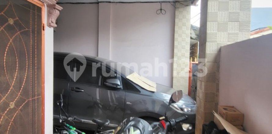 4 bedrooms House in Cipondoh, Tangerang City, Indonesia No. 13457