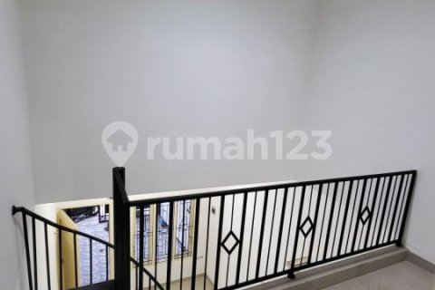 2 bedrooms House in Cipondoh, Tangerang City, Indonesia No. 13458 13