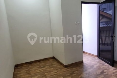 2 bedrooms House in Cipondoh, Tangerang City, Indonesia No. 13460 16