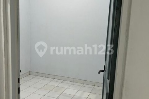 3 bedrooms House in Cipondoh, Tangerang City, Indonesia No. 13456 2