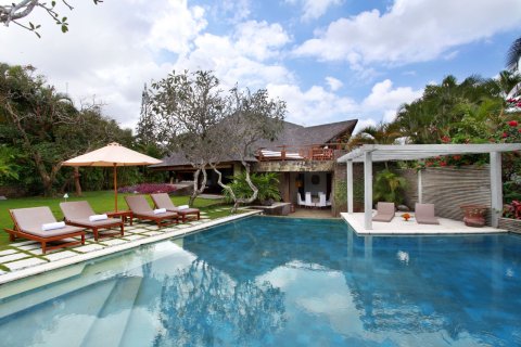 Studio Villa in Denpasar, Indonesia No. 13716