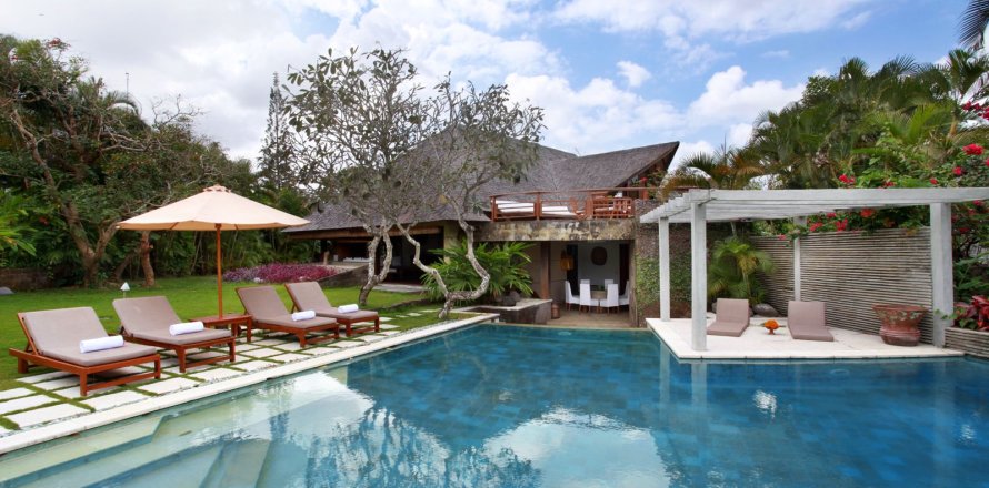 Studio Villa in Denpasar, Indonesia No. 13716