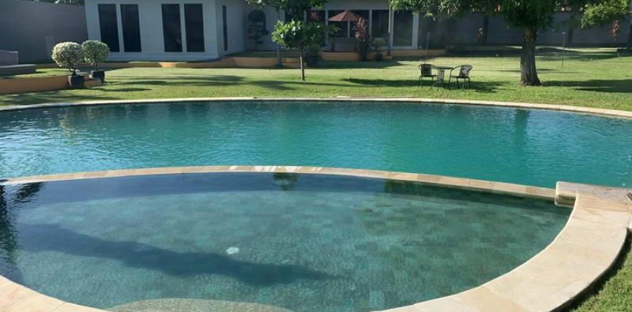 3 bedrooms Villa in Kerobokan, Badung, No. 9248