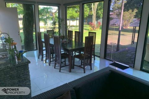 3 bedrooms Villa in Kerobokan, Badung, No. 9248 5