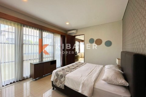2 bedrooms Villa in Jimbaran, Badung, Indonesia No. 12998 11