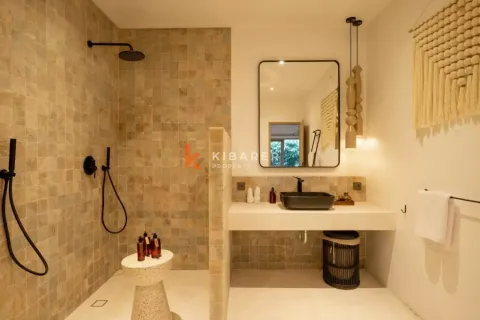 3 bedrooms Villa in Tibubeneng, Badung, Indonesia No. 12821 18