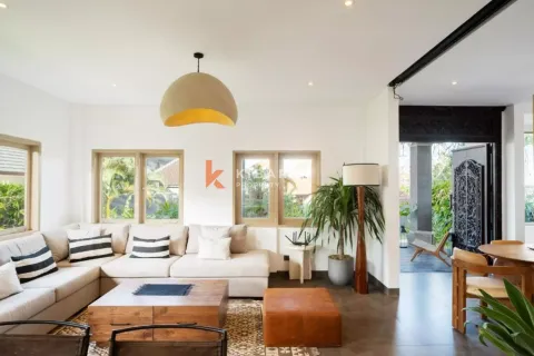 3 bedrooms Villa in Tibubeneng, Badung, Indonesia No. 12821 4