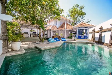 2 bedrooms Villa in Kerobokan, Badung, Indonesia No. 10678 2