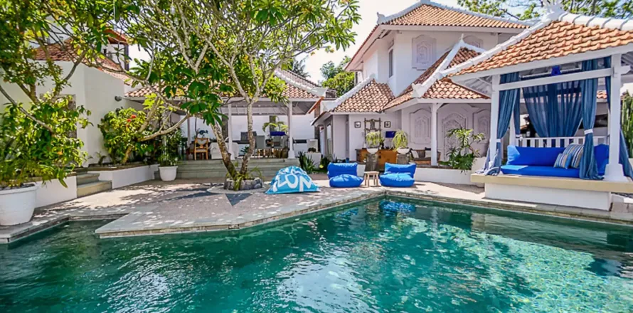 2 bedrooms Villa in Kerobokan, Badung, Indonesia No. 10678