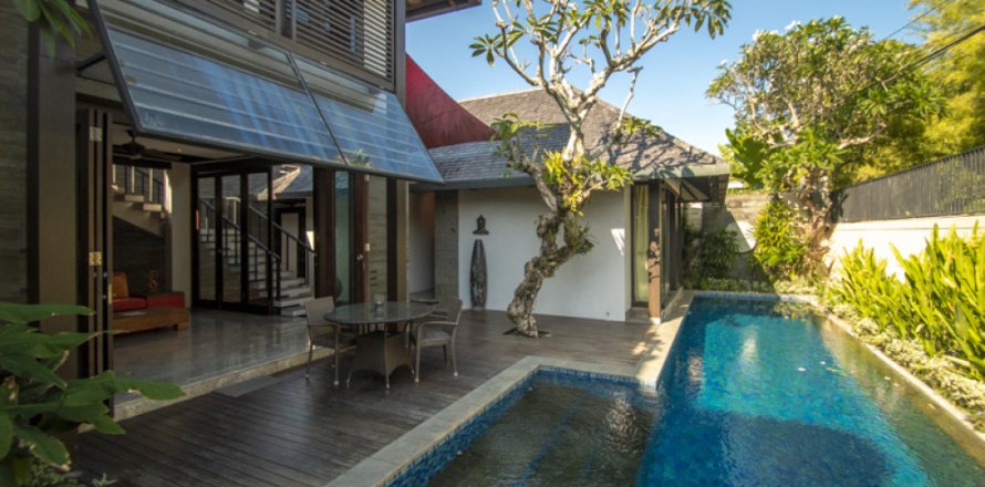 2 bedrooms Villa in Seminyak, Badung, Indonesia No. 10976
