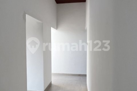 3 bedrooms House in Jakarta,  No. 9272 25