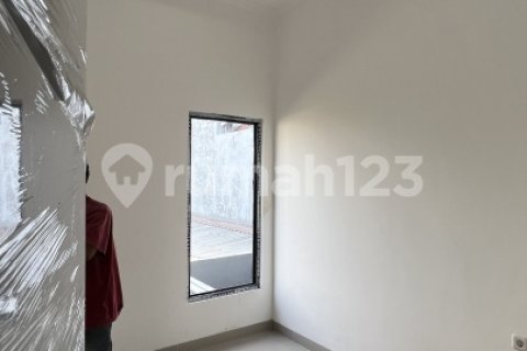 3 bedrooms House in Jakarta,  No. 9272 23