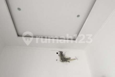 3 bedrooms House in Jakarta,  No. 9272 11