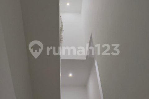 3 bedrooms House in Jakarta,  No. 9272 10