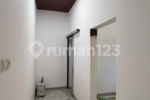 3 bedrooms House in Jakarta,  No. 9272 7