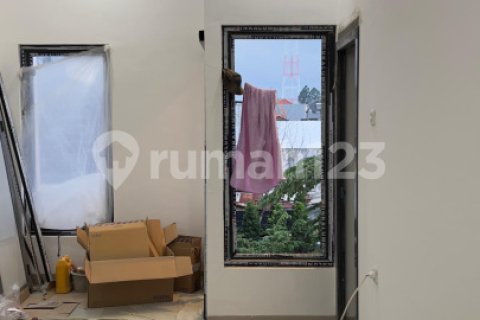 3 bedrooms House in Jakarta,  No. 9272 14