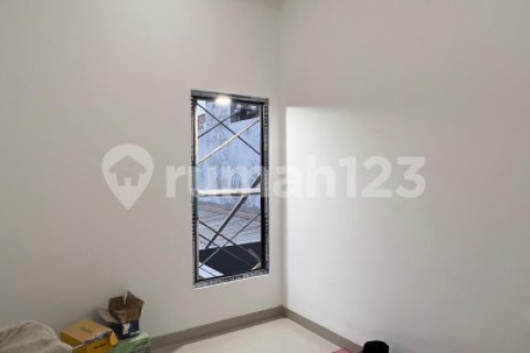 3 bedrooms House in Jakarta,  No. 9272 12