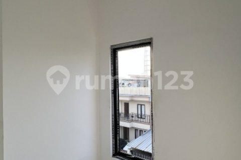 3 bedrooms House in Jakarta,  No. 9272 27