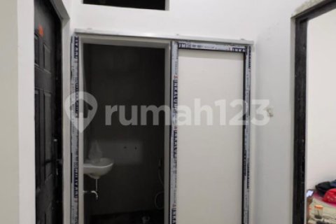 3 bedrooms House in Jakarta,  No. 9272 11