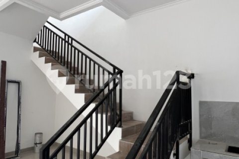 3 bedrooms House in Jakarta,  No. 9271 13
