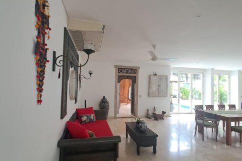 4 bedrooms Villa in Legian, Kuta, Badung,  No. 9269 26