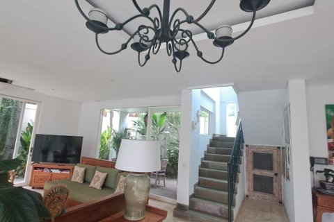 4 bedrooms Villa in Legian, Kuta, Badung,  No. 9269 24