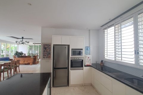 4 bedrooms Villa in Legian, Kuta, Badung,  No. 9269 25