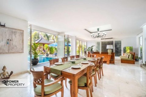 4 bedrooms Villa in Legian, Kuta, Badung,  No. 9269 12