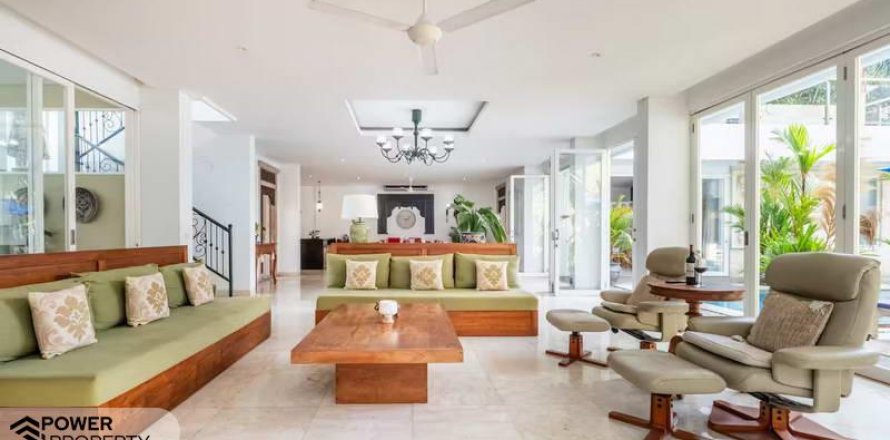 4 bedrooms Villa in Legian, Kuta, Badung,  No. 9269